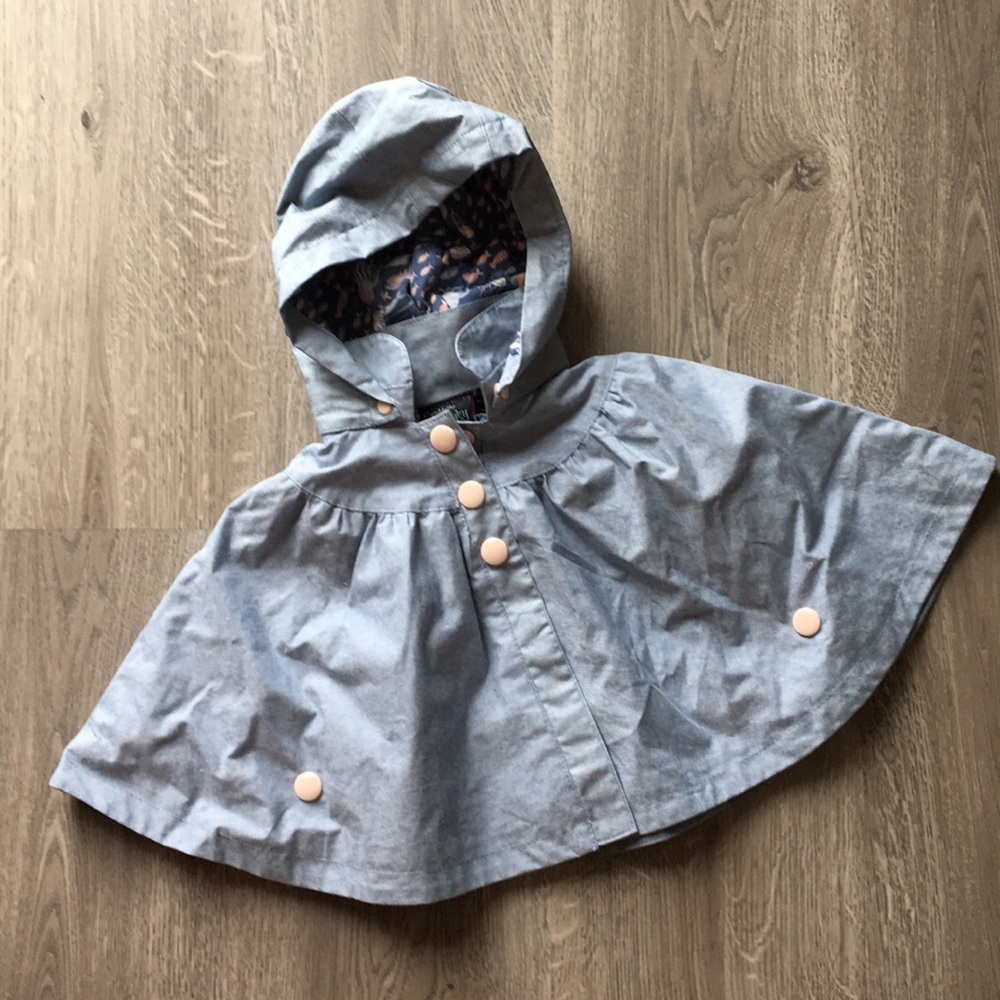 🎄 5/$30!Cynthia Rowley poncho/jacket 3-6 months